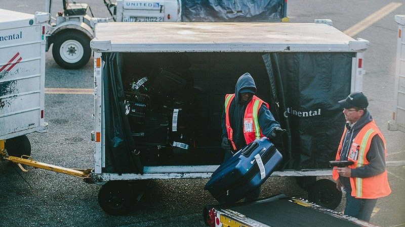 Airlines Cash In: Over $7 Billion Earned from Baggage Fees Airlines cash in: over $7 billion earned from baggage fees