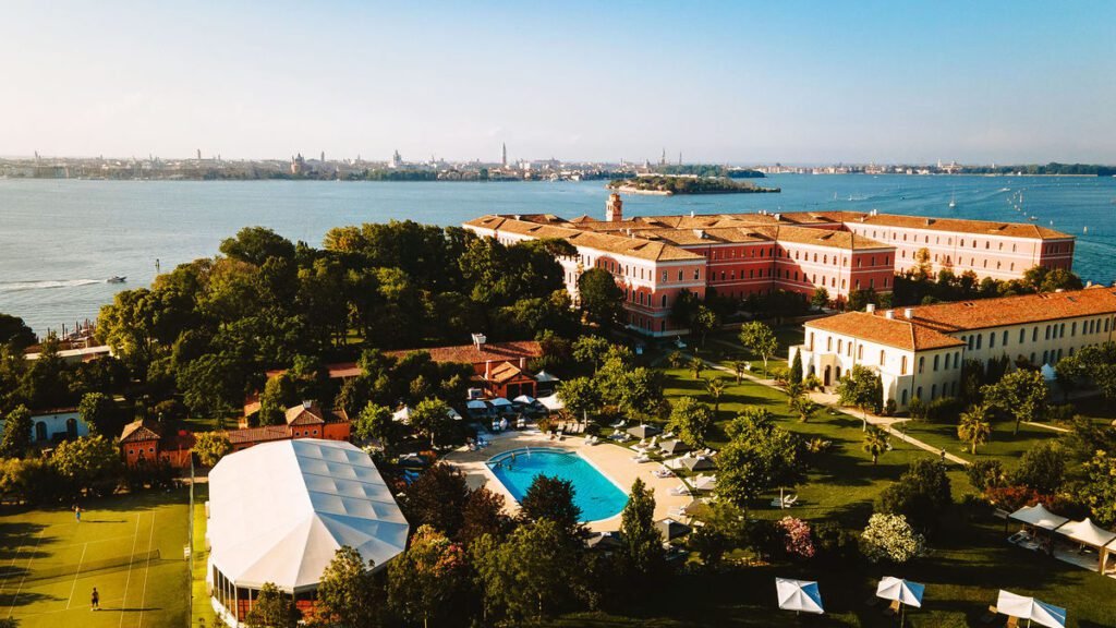 Mandarin Oriental Takes Over San Clemente Palace in Venice Mandarin oriental takes over san clemente palace in venice