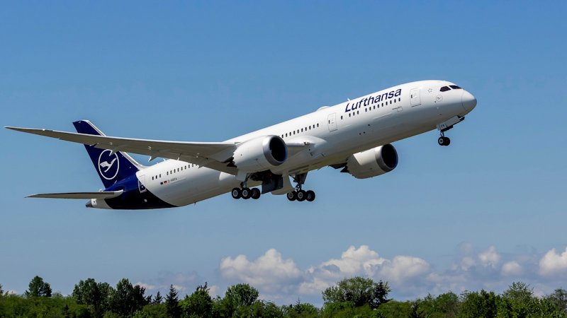 Pilotless Flight: Lufthansa’s 10-Minute Emergency Encounter Pilotless flight: lufthansa's 10 minute emergency encounter