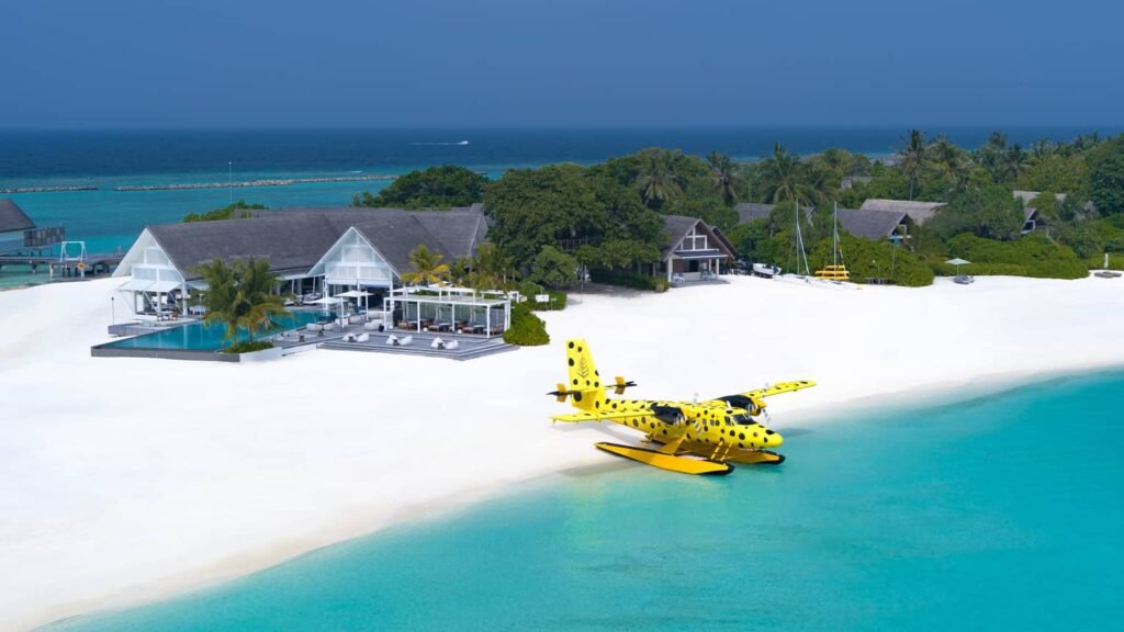 Escape to paradise: four seasons resort maldives at landaa giraavaru