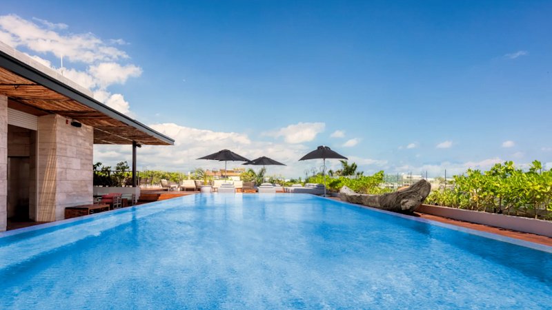 Hyatt Accelerates $2B Sale of Playa Properties in Asset-Light Strategy Hyatt accelerates $2b sale of playa properties in asset light strategy