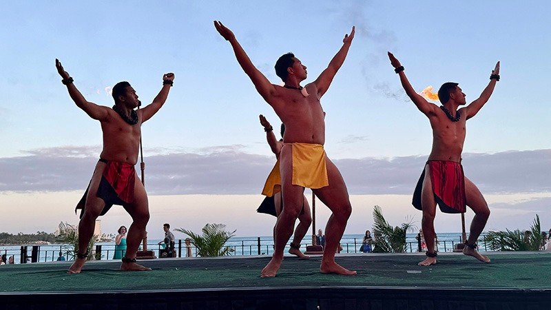 Tropical Retreats: The Royal Hawaiian & Surfjack Experience