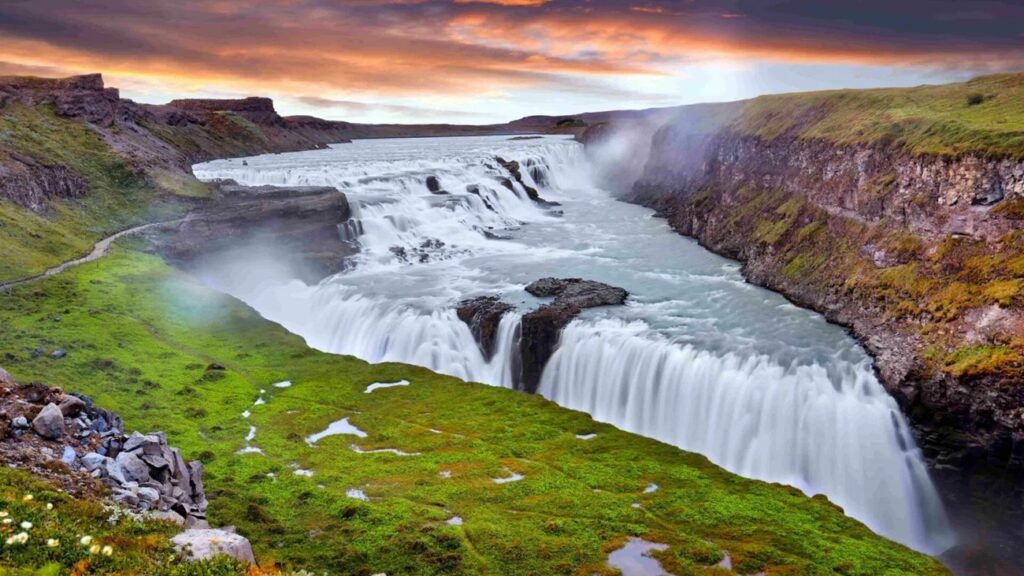10 Breathtaking Waterfalls You Must See