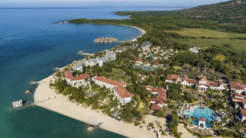 Black Friday Bliss: Save Big with Sandals’ Unbeatable Deals!