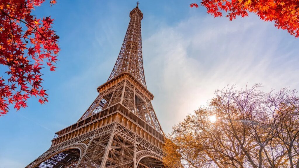 Eiffel Tower Shuts Down as France Faces Nationwide Strikes