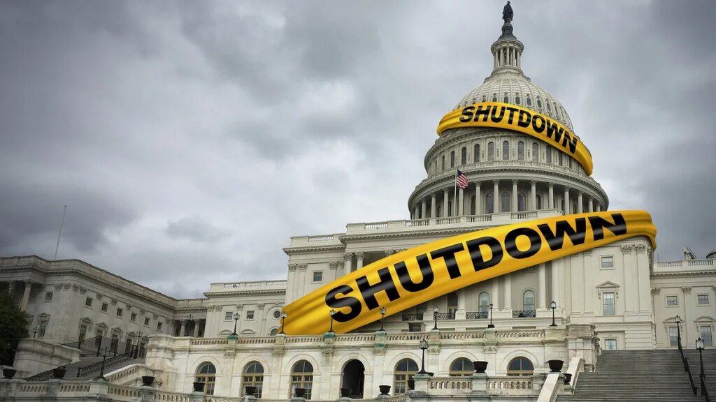 Travel Sector Faces $1 Billion Loss Amid Government Shutdown