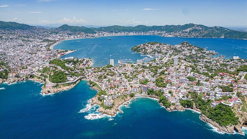 Acapulco: From Hollywood Glitz to Contemporary Paradise