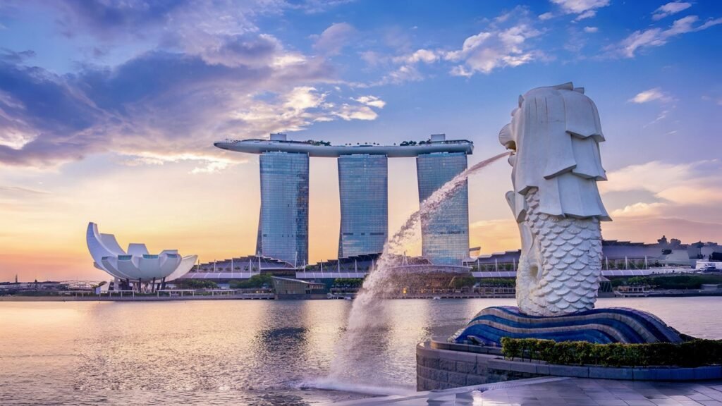 Discover Singapore: Top 10 Must-See Attractions and Experiences