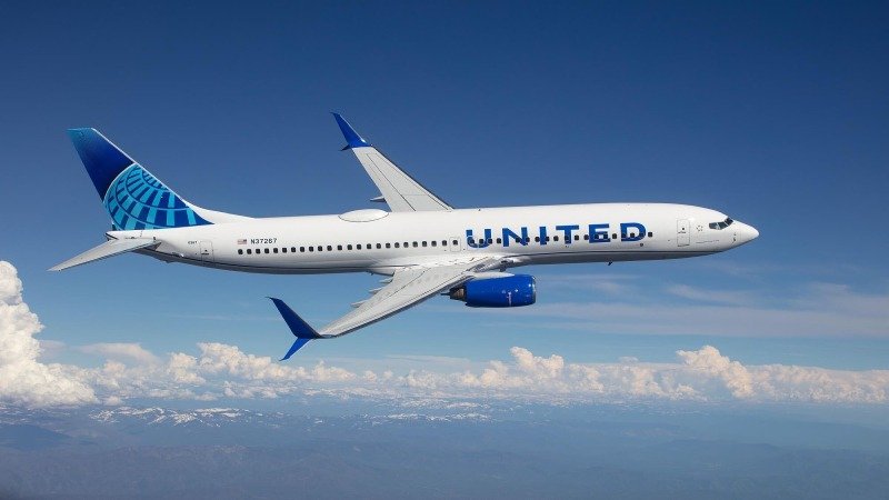 United Airlines Reduces Domestic Flights Amid Waning Demand