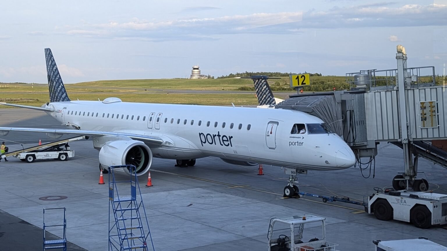 Porter Airlines Reaches Tentative Agreement with Flight Dispatchers, Avoiding Strike