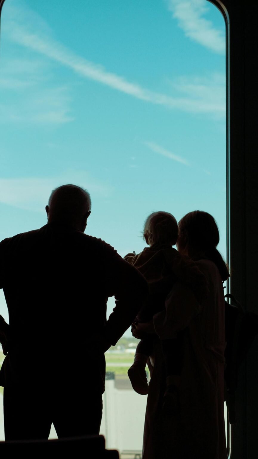 Airport Dads Phenomenon Takes Flight: How Organized Travelers Transform Air Travel Experience