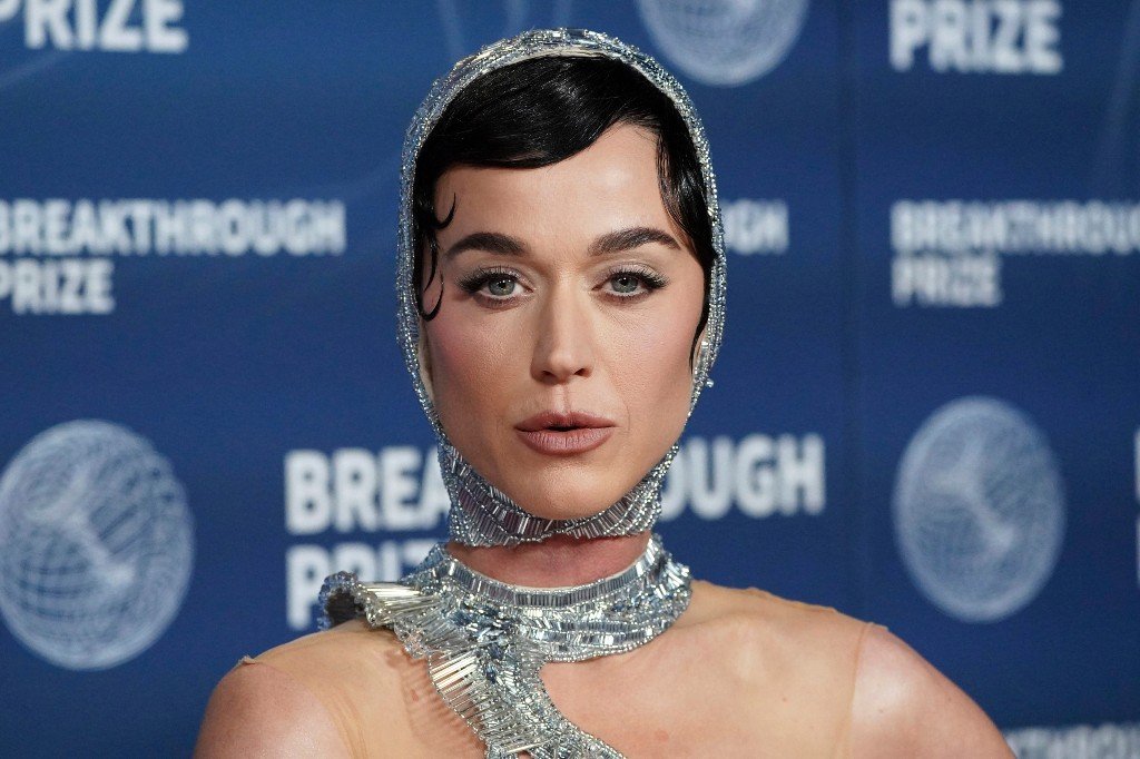 Air Canada Flight Emergency Response Earns Katy Perry’s Public Praise and Industry Recognition