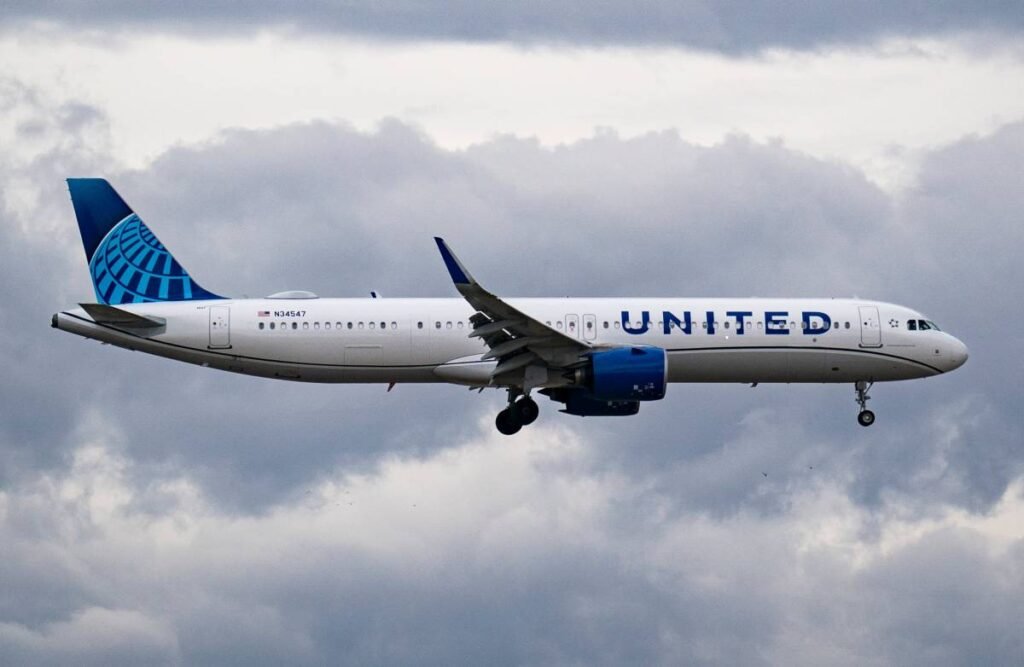 United Airlines Flight Attendants Secure Historic 31% Pay Raise Agreement United Airlines flight attendants