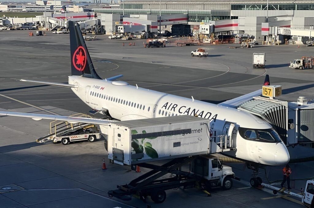 WestJet Delays Toronto-Medellin Route Launch Until 2026 Amid Fleet Adjustments